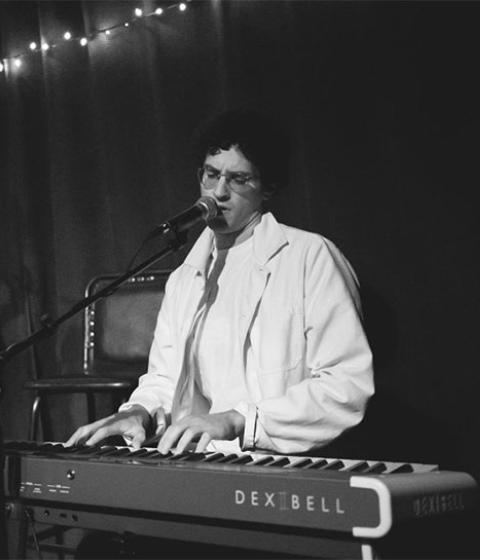 Peter Kurie playing keyboard 